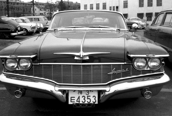 60-3a (062-05b) 1960 Imperial LeBaron 4dr. Sedan.jpg